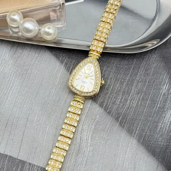 Montre bracelet serpent élégante, montre à quartz créative et originale avec tête de serpent et diam