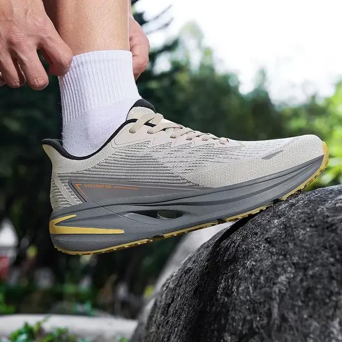 Chaussures de course avec plaque en carbone spéciales marathon respirantes légères confortables antidérapantes pour hommes et femmes occasions de course quotidiennes et marathons