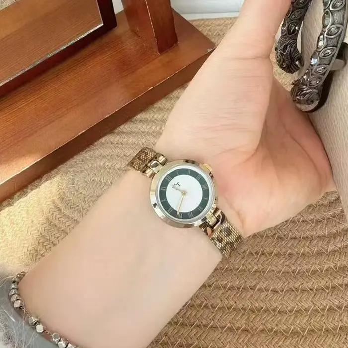 Nouvelle montre pour femme à imprimé léopard