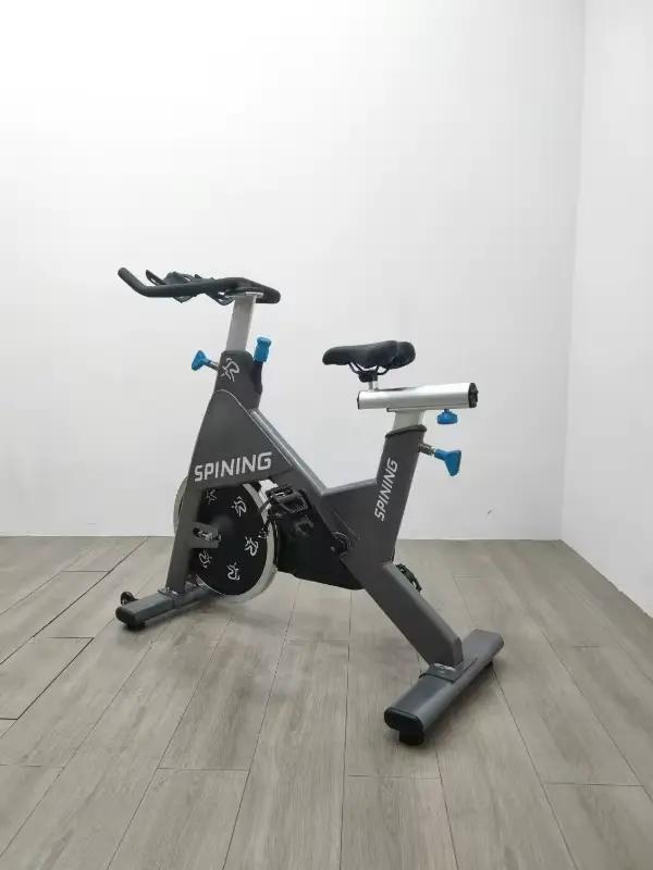 Vélo d'exercice stationnaire de machine cardio de remise en forme commerciale