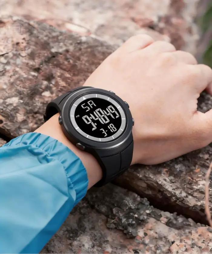Montres numériques pour hommes