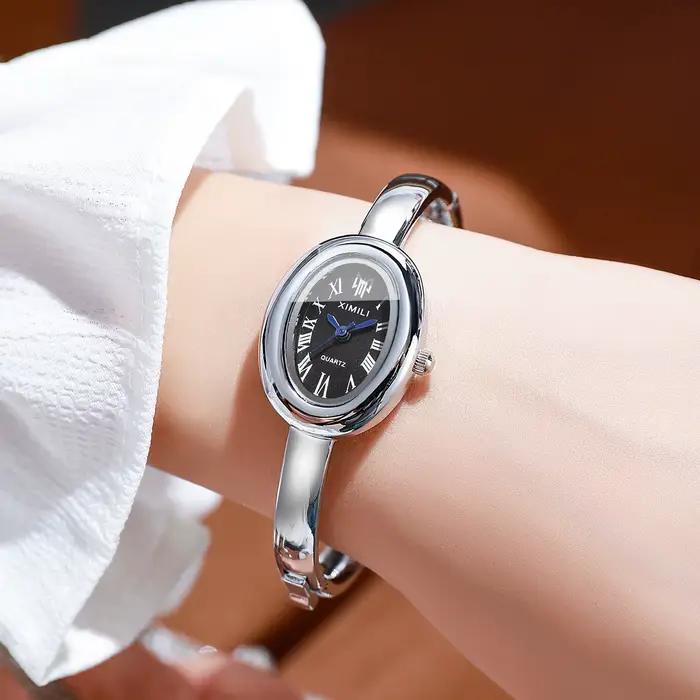 Montre-bracelet pour femme sertie de diamants