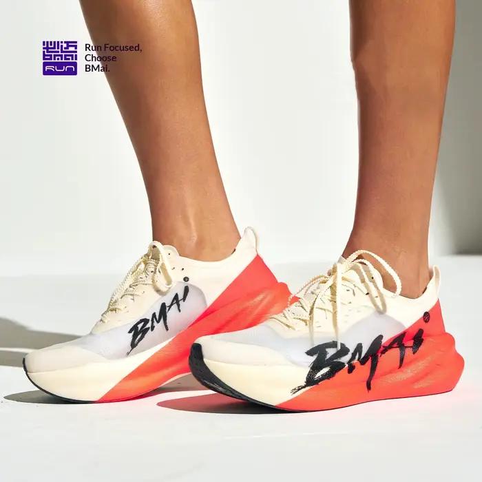 Chaussures de course BMAI 40 km respirantes pour marathon, chaussures de sport de luxe pour hommes et femmes avec plaque en carbone baskets amortissantes pour course légère et entraînement professionnel toutes saisons