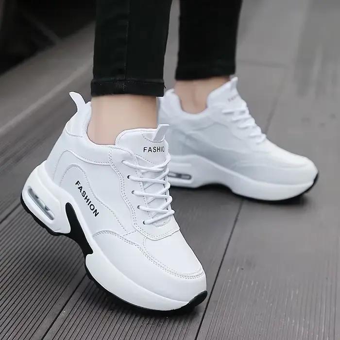 Chaussures de course à coussin de 8cm pour femmes imperméables et respirantes pour automne et hiver, pour des courses en terrain dur et tenue élégante