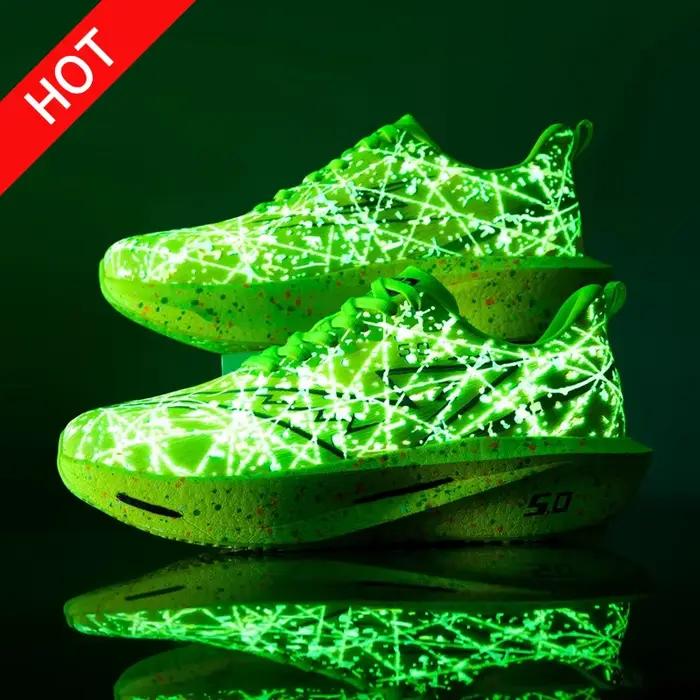 Chaussures de course pour hommes avec technologie de plaque en carbone