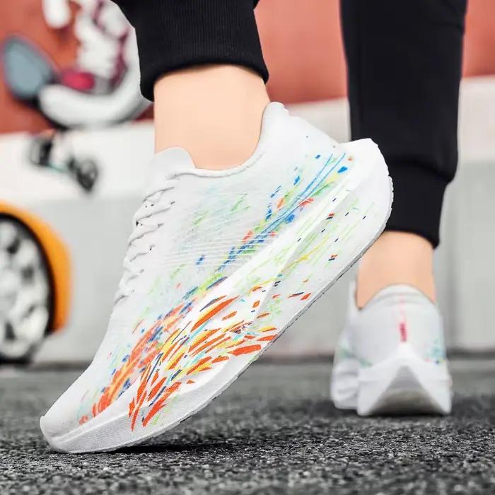 Chaussures de course unisexes respirantes avec semelle épaisse pour homme et femme pour quatre saisons et terrains durs