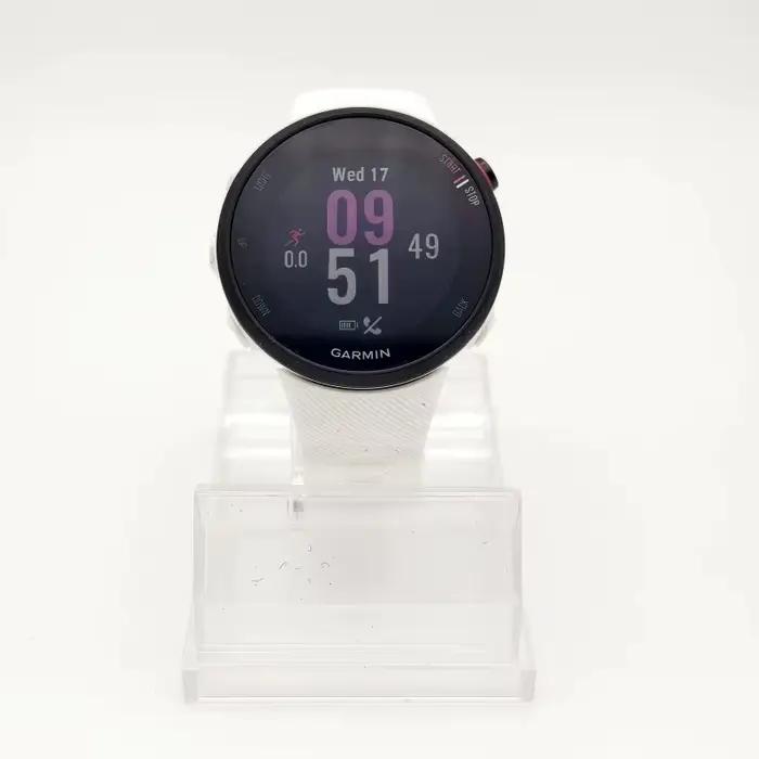 Montre GPS multifonctionnelle Garmin Forerunner 45S pour la course en plein air et l'entraînement