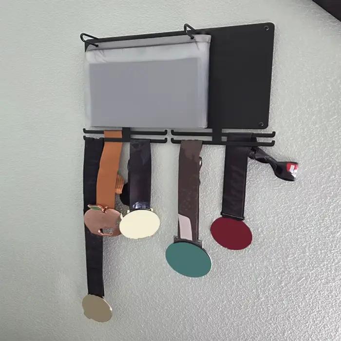 Présentoir de Médailles de Marathon Robuste et Élégant Style Américain Multifonctionnel pour Accrocher Médailles et Badges Course Occasions Spéciales Coureur Débutant Expérimenté