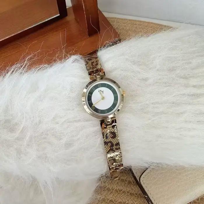 Nouvelle montre pour femme à imprimé léopard