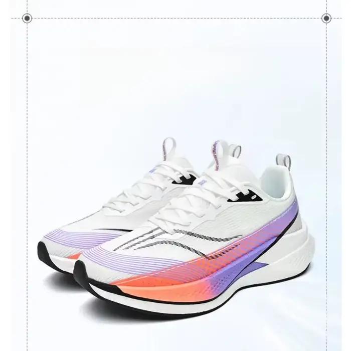 Chaussures de course avec plaque en carbone