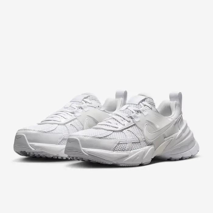 Nike V2K Run Chaussures de course rétro en maille durable pour femmes FD0736-113