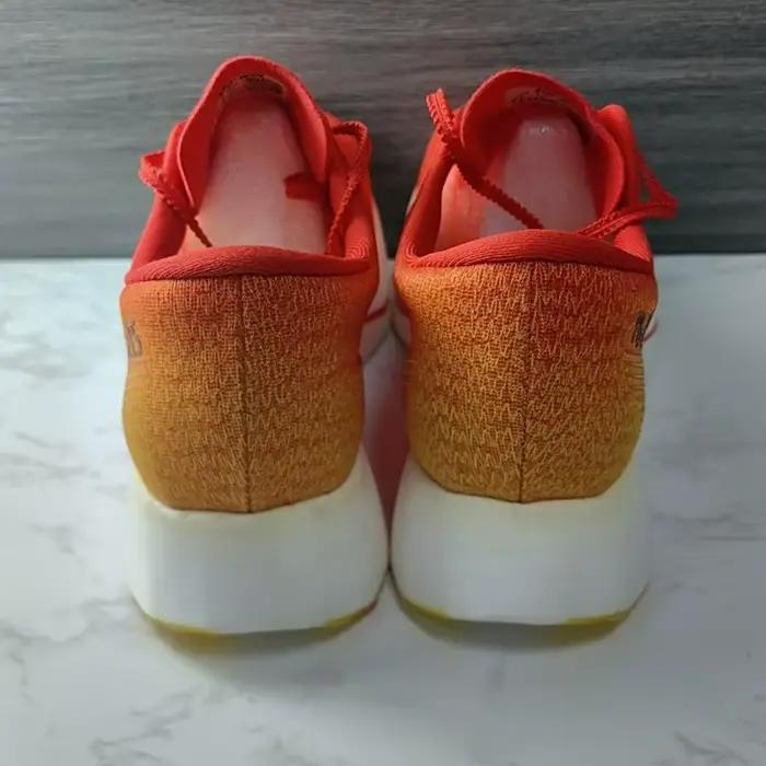 Chaussures de course super cool pour hommes et femmes
