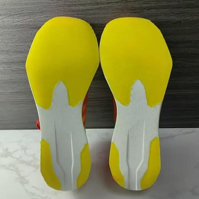 Chaussures de course super cool pour hommes et femmes